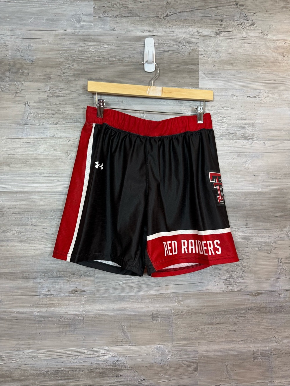 UA Texas Tech Red Raiders Basketball Shorts Womens M Black Red Mesh